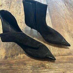 AGL Black Pointed Toe kittwn Heeled Booties